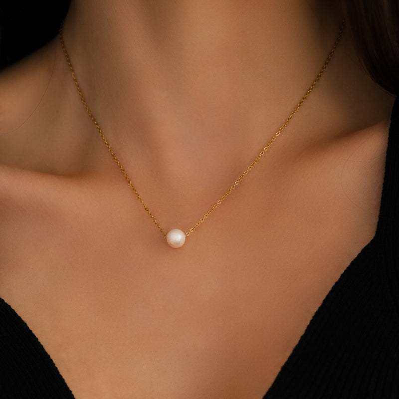 Isla floating pearl necklace close product view