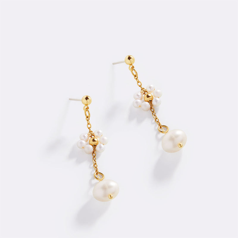 Marielle pearl bloom earrings detail